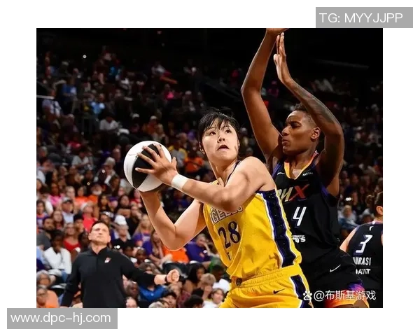 重庆篮球队配合变革引发热议球迷期待新战术带来的精彩表现